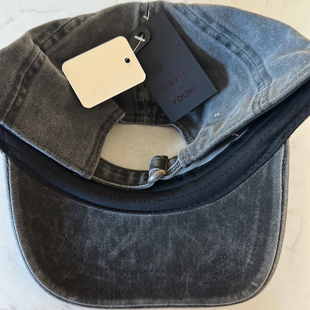 Baseball cap - Picture 2 of 2